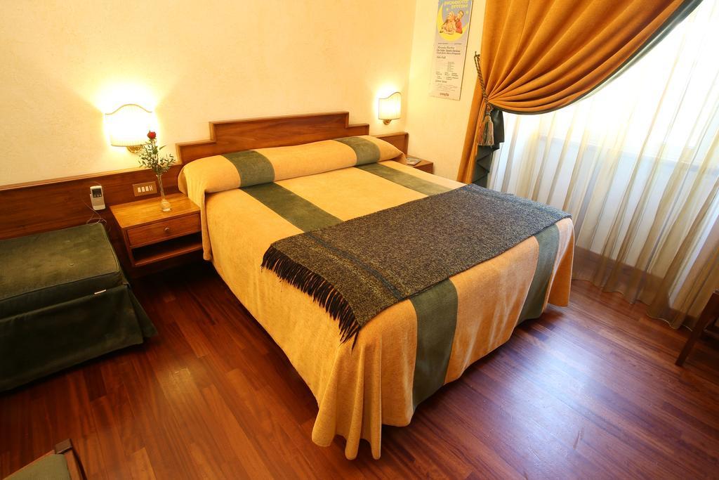 Al Colonnato Di San Pietro Bed and Breakfast Rom Eksteriør billede