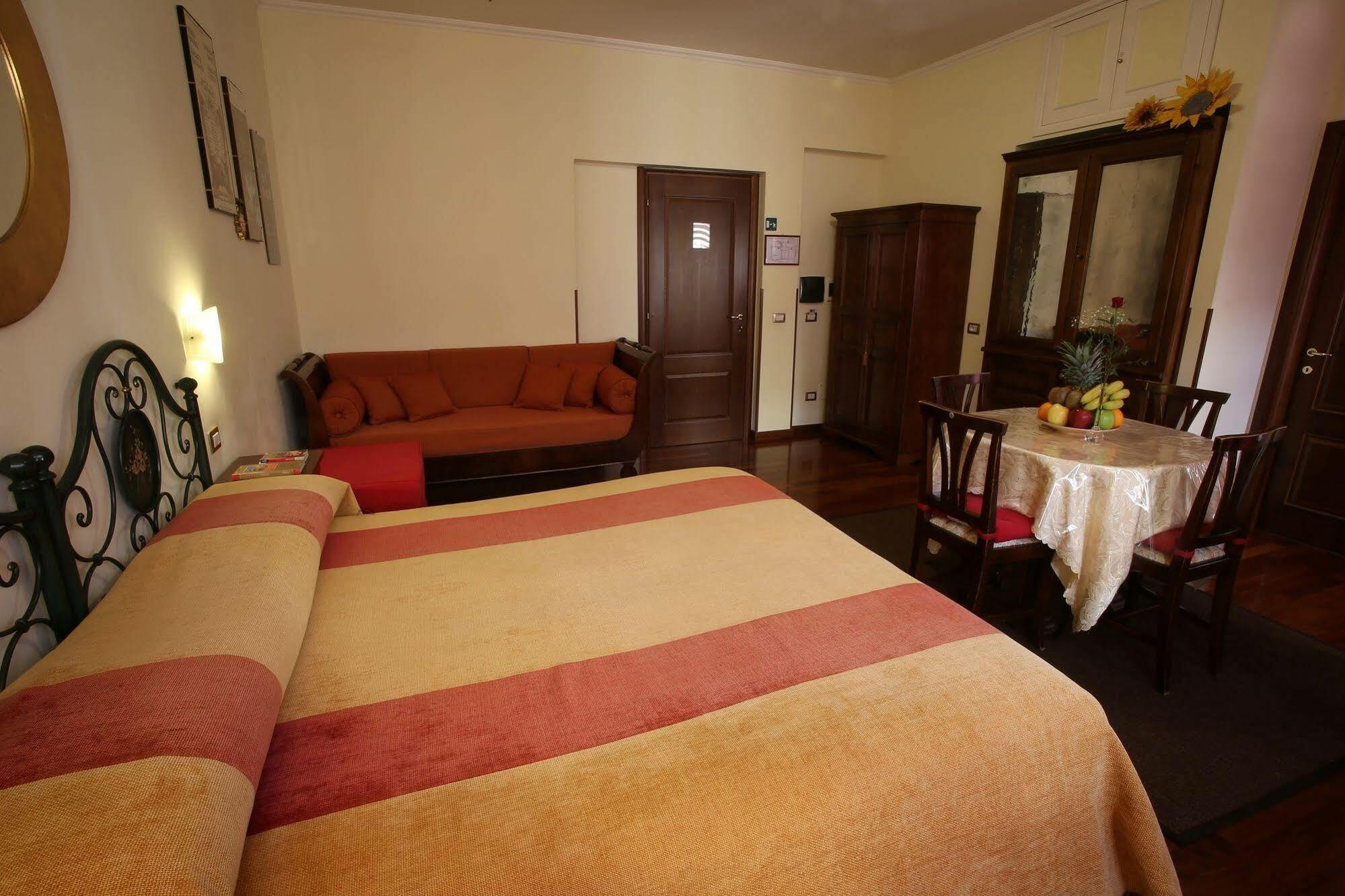 Al Colonnato Di San Pietro Bed and Breakfast Rom Eksteriør billede