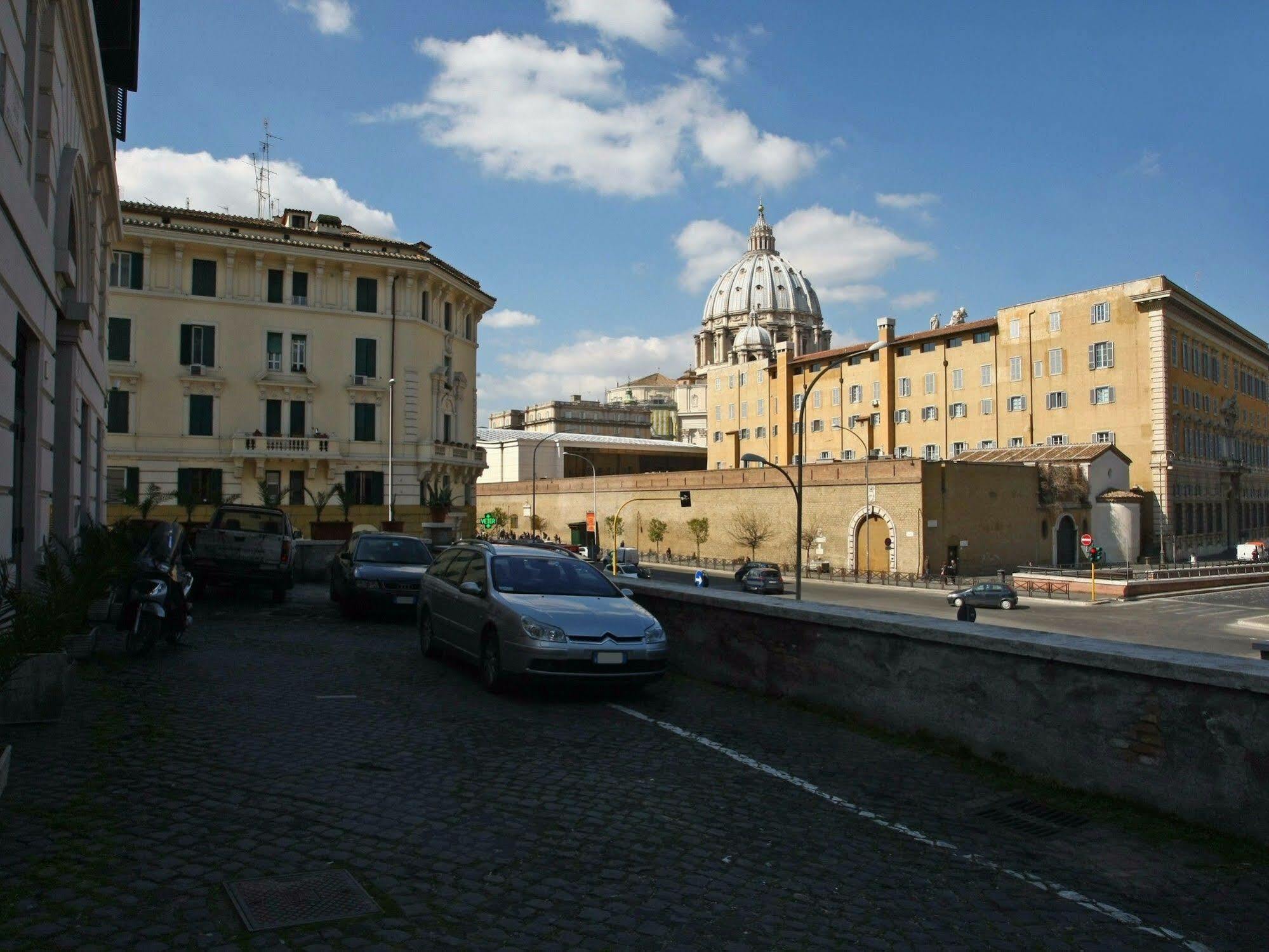 Al Colonnato Di San Pietro Bed and Breakfast Rom Eksteriør billede